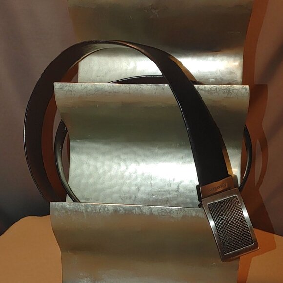 Perry Ellis Designer Bonded Leather Belt 1.5 Textured Metallic Buckle Black Size - Picture 2 of 8